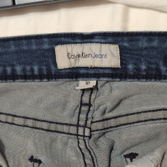 Calvin Klein Jeans Blue Straight Leg Women’s Jeans - Picture 2 of 5